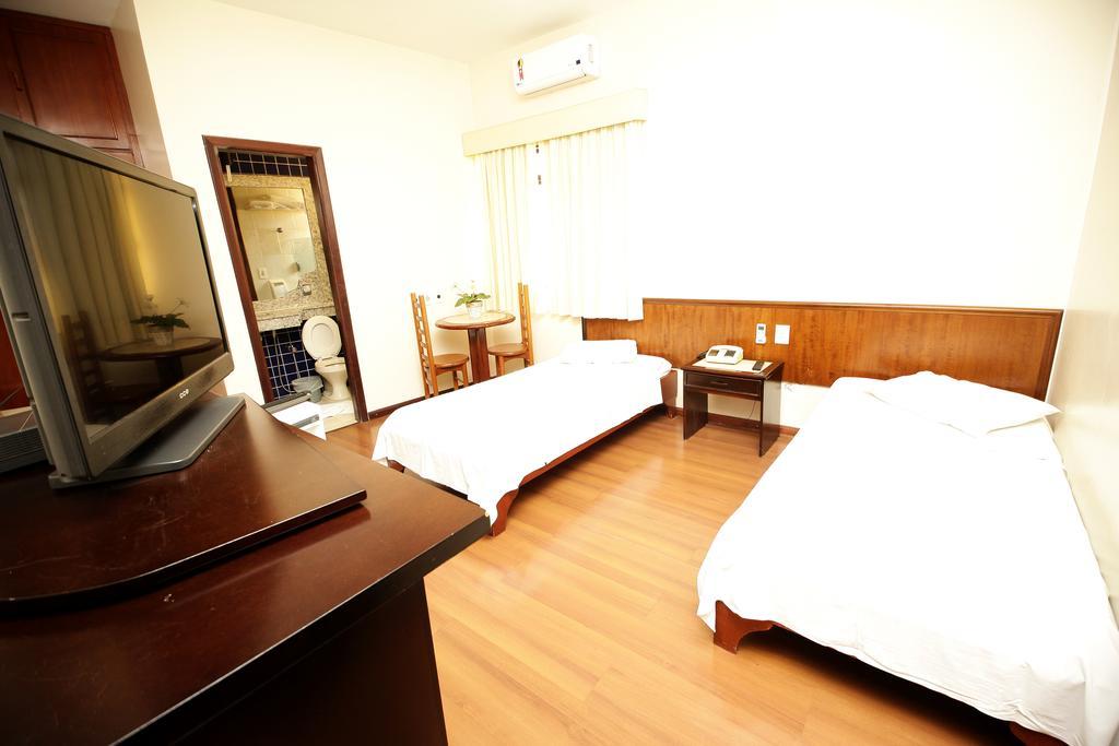 Galatas Central Hotel ปาโตส เจ มินาส ภายนอก รูปภาพ